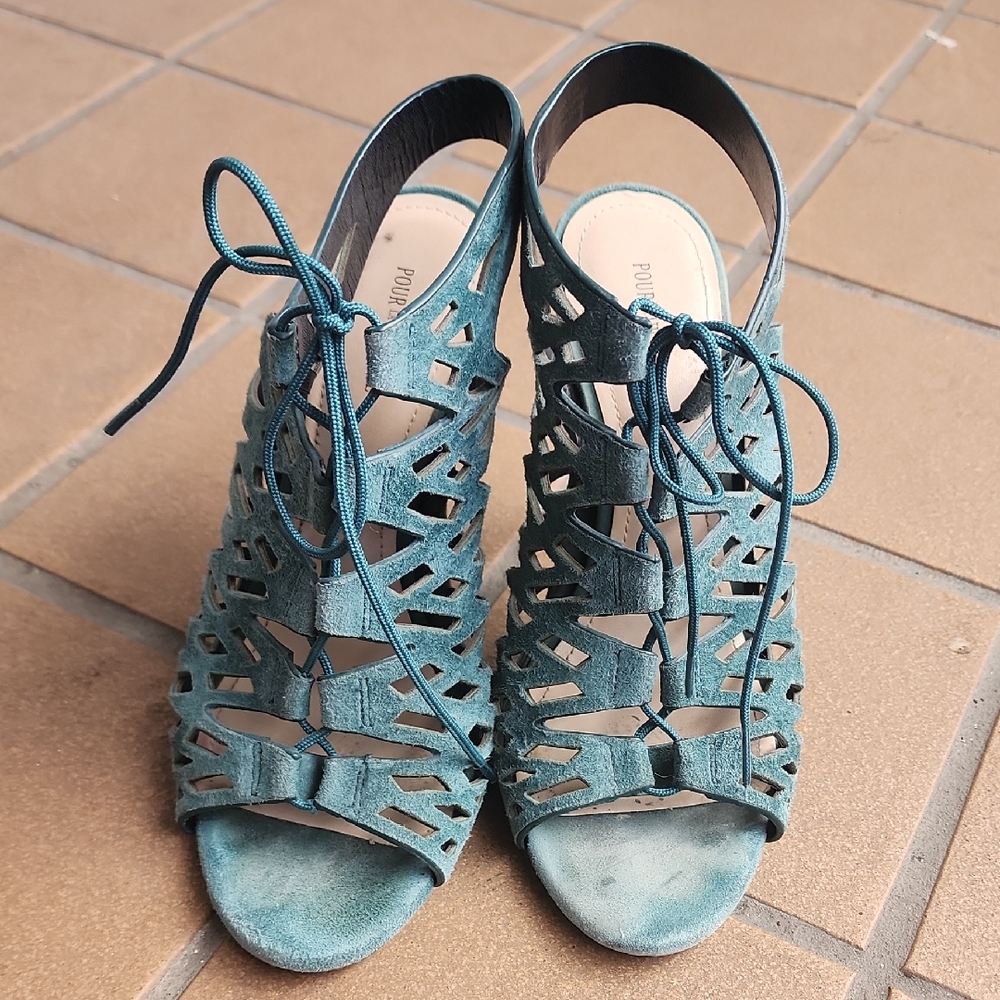 Pour La Victoire Blue Lace-Up Heels